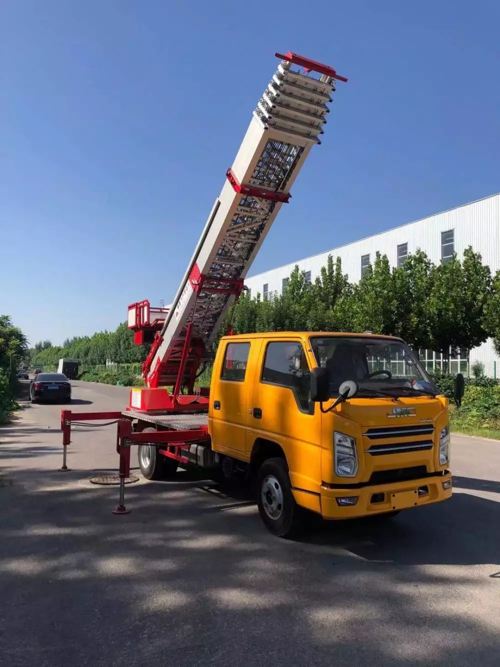 云和县附近的云梯车出租服务：轻松解决高空作业需求