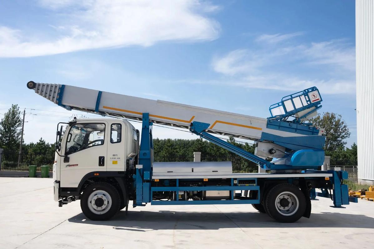 云和县云梯上料车租赁费用